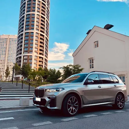 Sky Park Downtown Apartment