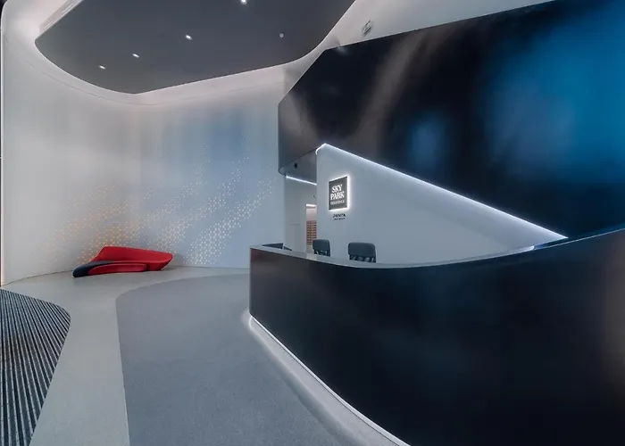 Sky Park Downtown Apartment